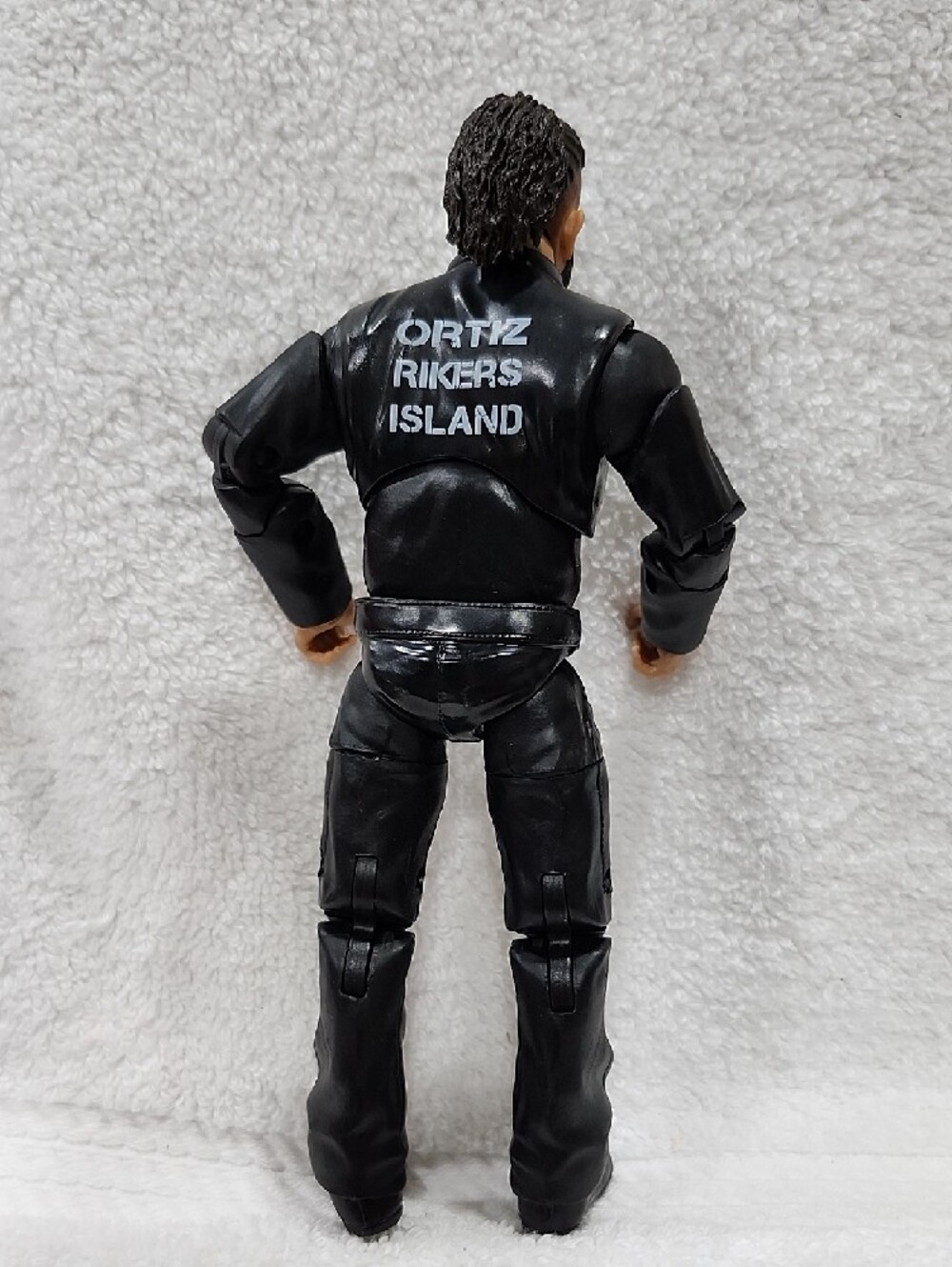 AEW ORTIZ ACTION FIGURE - Picture 3 of 5